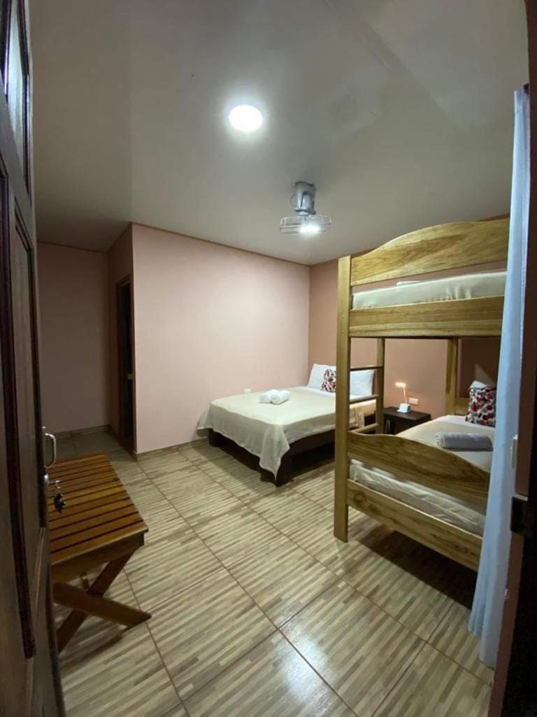 Cabinas Agamy Tortuguero Pokoj fotografie